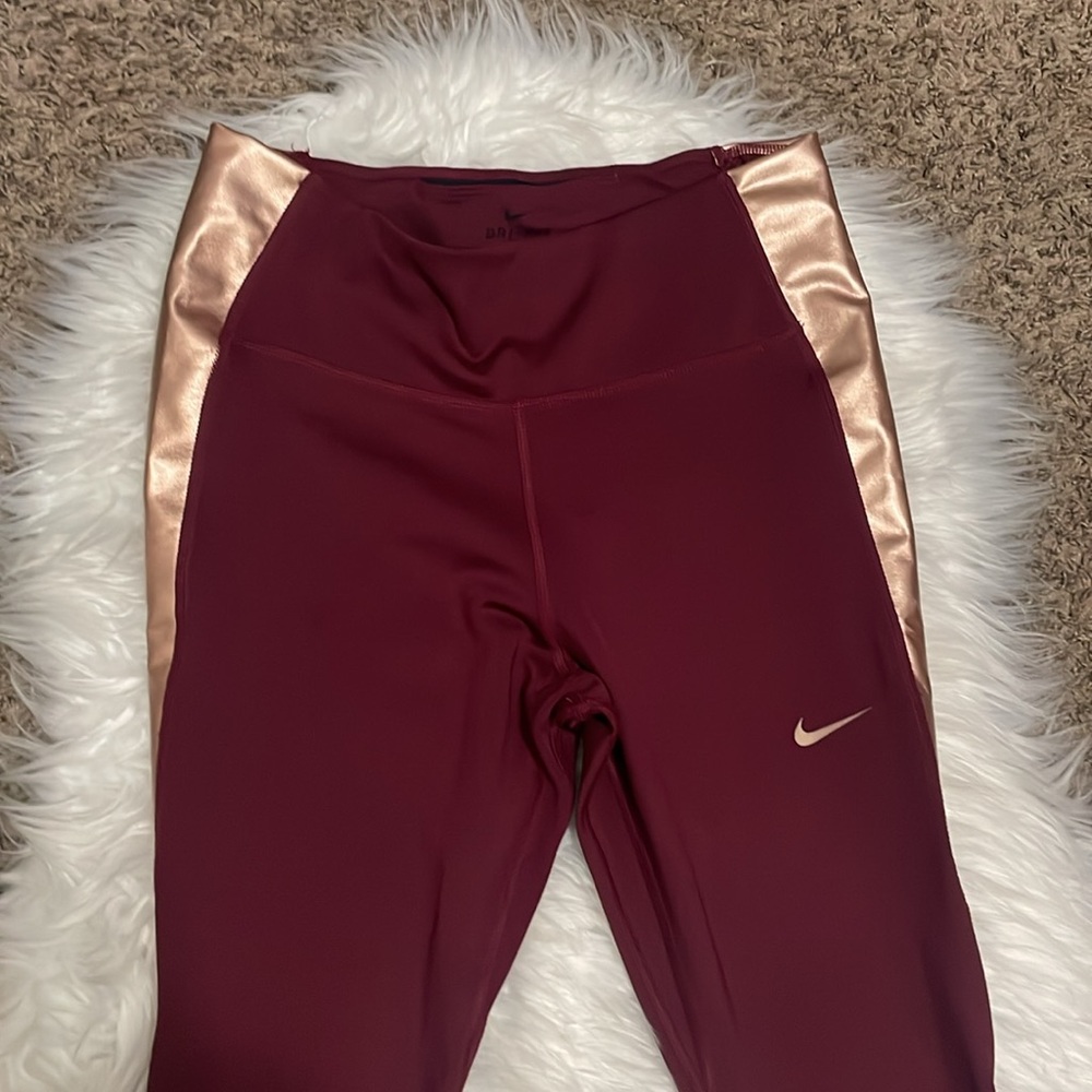 Nike Women’s Colorblock Leggings - Picture 6 of 9